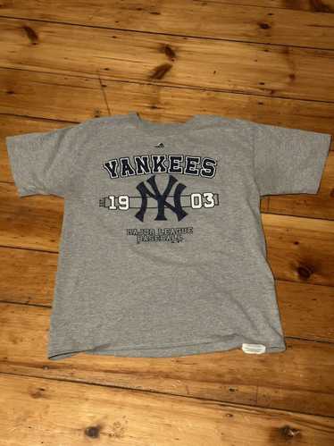 Majestic NY Yankees Vintage Banner T-Shirt In True Navy - FREE