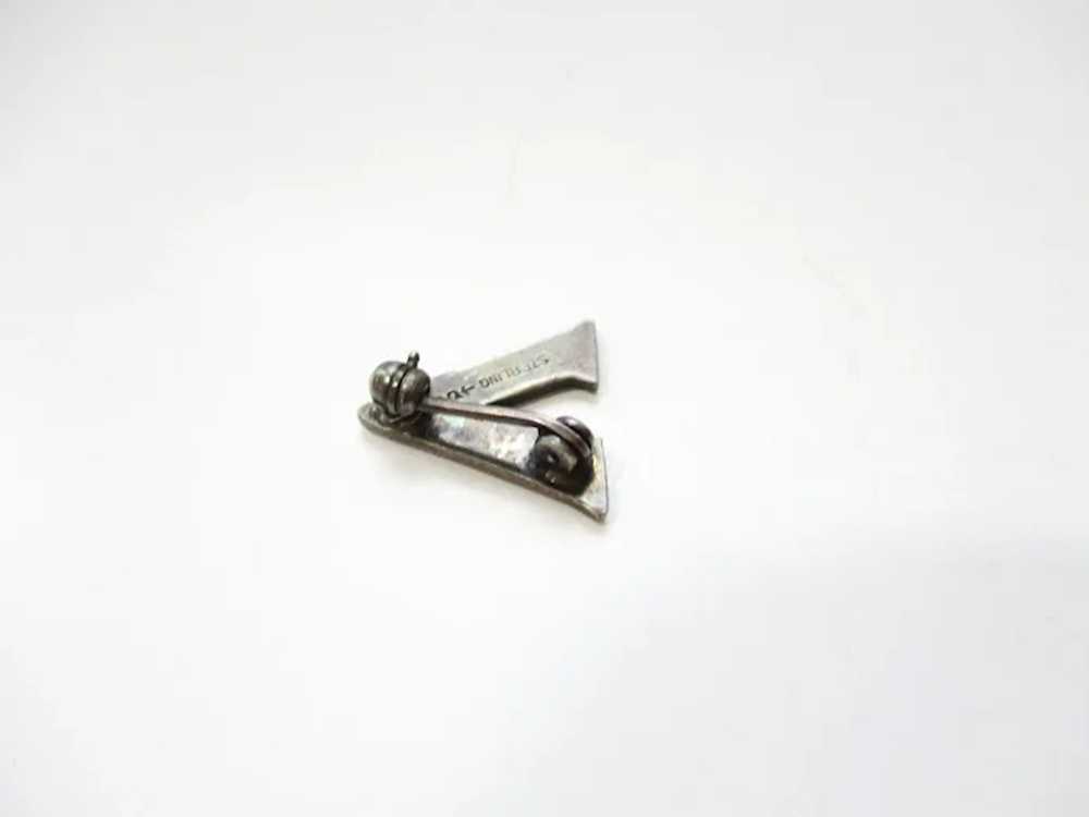 WWII Victory Pin V for Victory Brooch Small Marca… - image 8