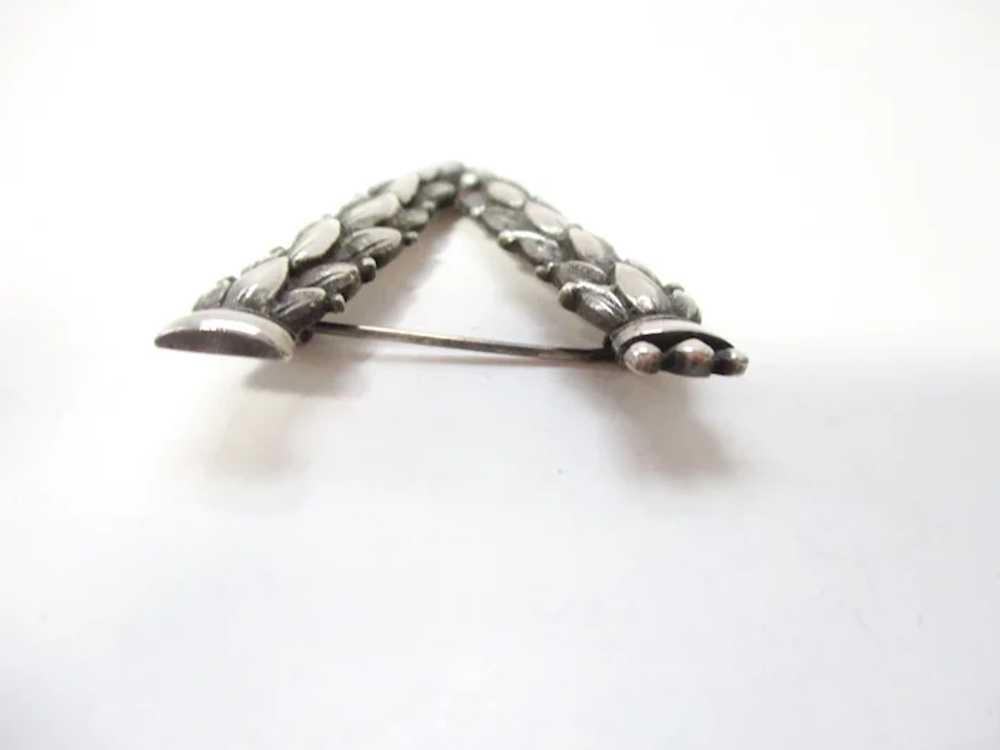 WWII Victory Pin V for Victory Brooch Sterling Vi… - image 4