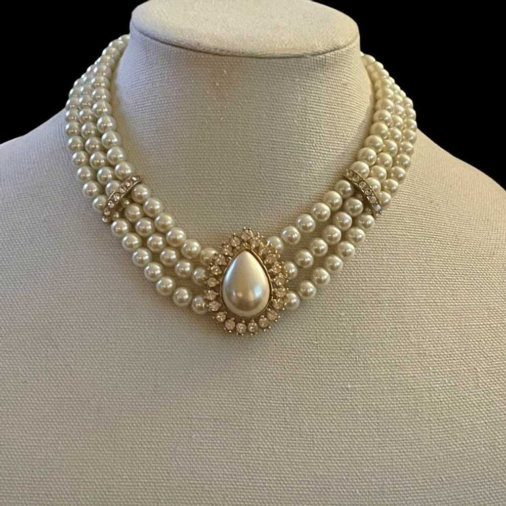 Vintage Vintage triple strand pearl necklace - image 1