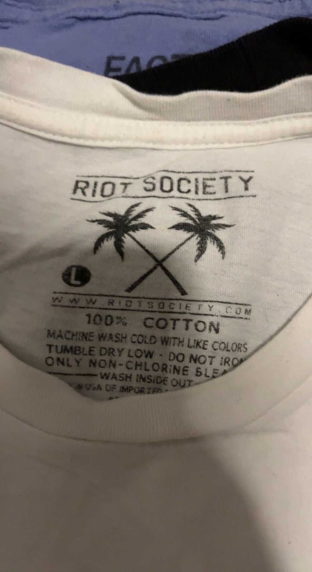 Riot Society T-Shirt Lot with converse, riot soci… - image 12