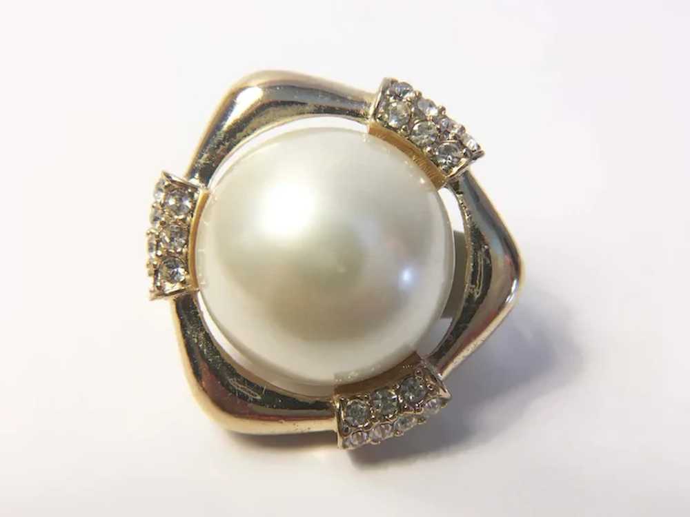 A Lovely Pair of signed Ciner Faux Mabe Pearl and… - image 2