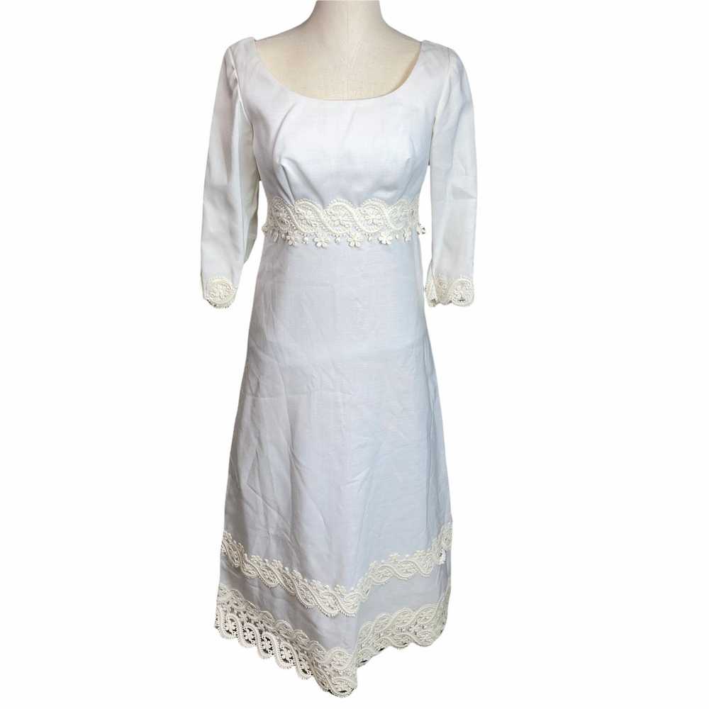 Handmade Vintage 1960s White with Cream Lace Retr… - image 2