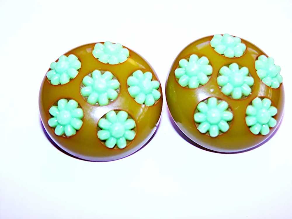 Charming LIGHT OLIVE Bakelite Earrings with Six M… - image 5