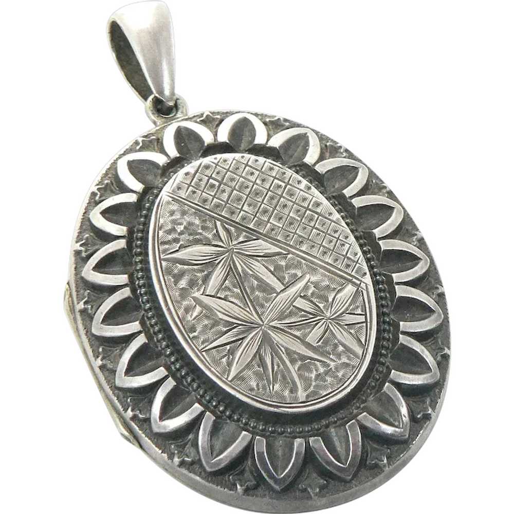 Aesthetic Period Sterling Silver English Locket - image 1