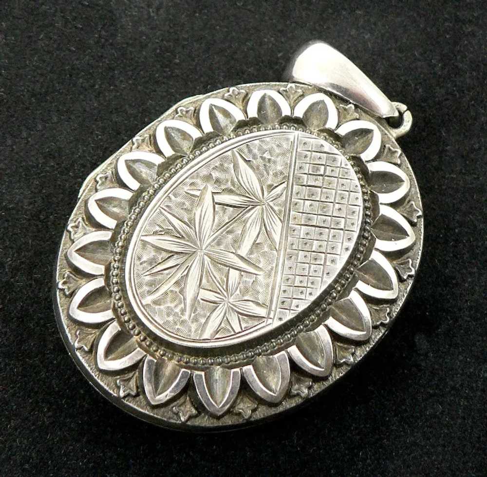 Aesthetic Period Sterling Silver English Locket - image 3