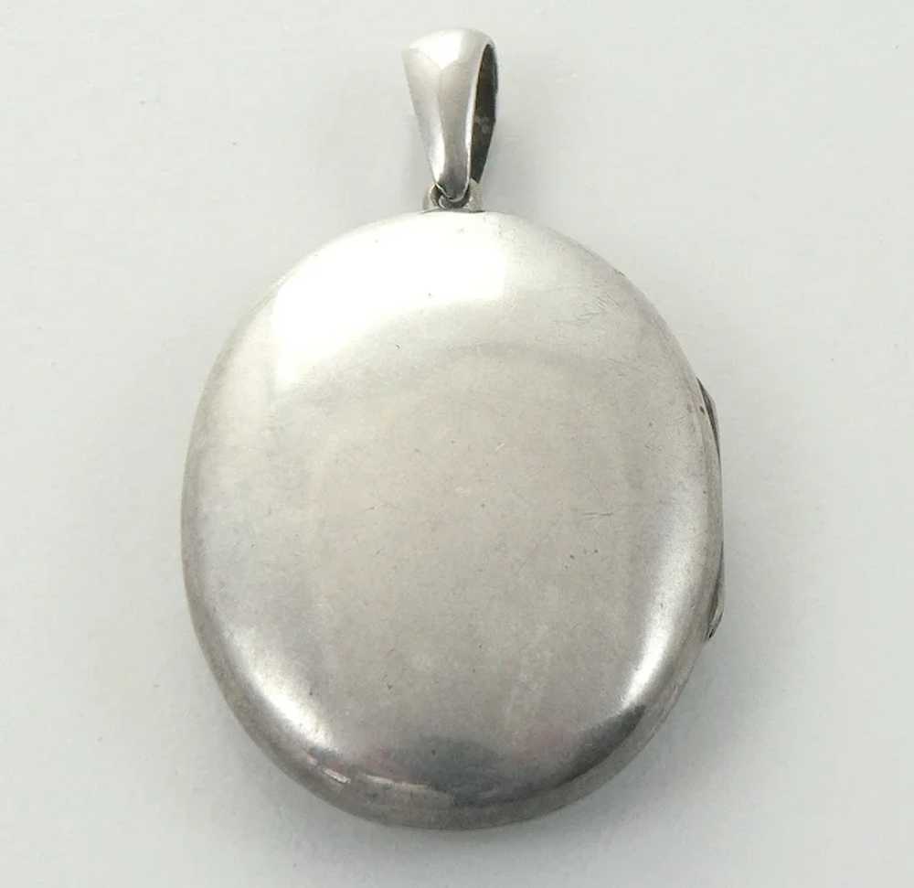 Aesthetic Period Sterling Silver English Locket - image 4