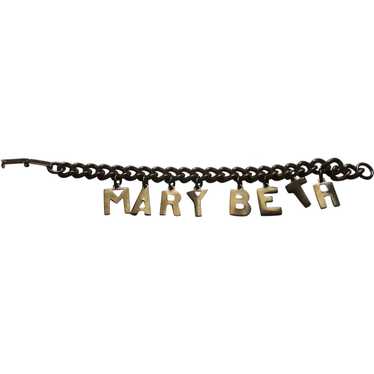 Small Child's Charm Bracelet that Reads "Mary Bet… - image 1