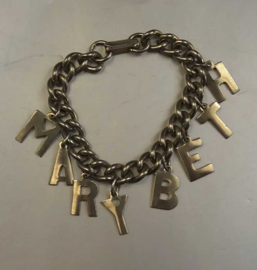 Small Child's Charm Bracelet that Reads "Mary Bet… - image 2