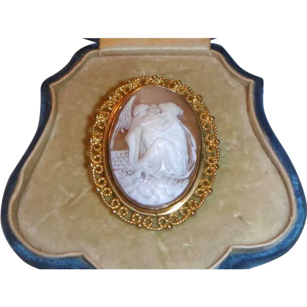 Antique 9 K Gold Cameo Pin - image 1