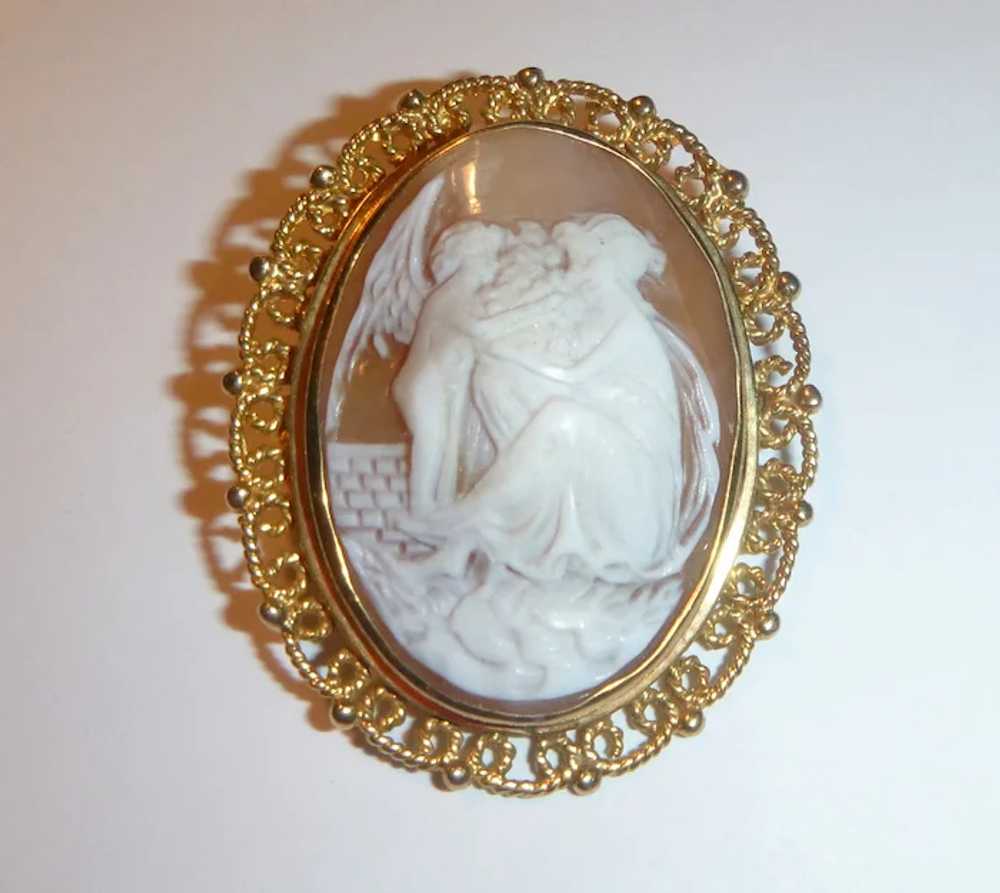 Antique 9 K Gold Cameo Pin - image 2