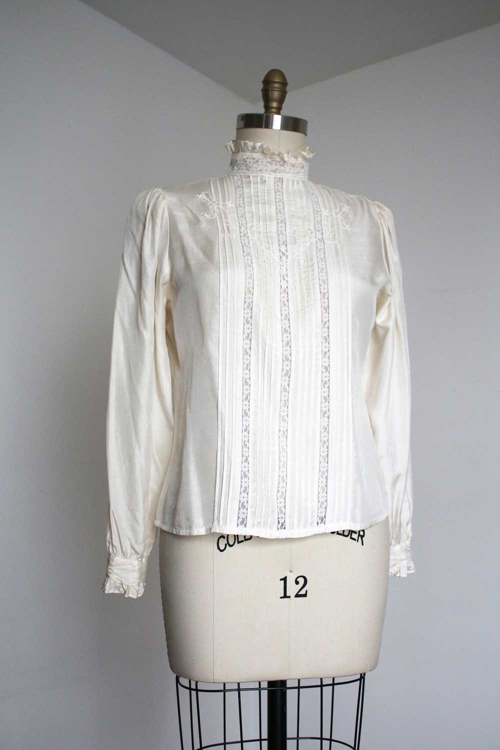 vintage 1970s does Victorian blouse {m} - image 1
