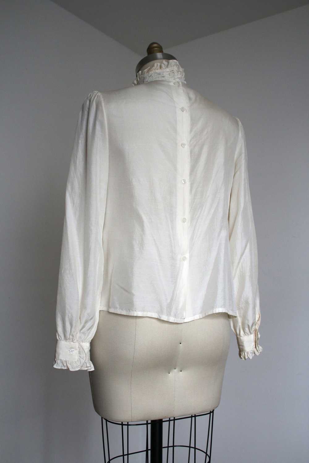 vintage 1970s does Victorian blouse {m} - image 4