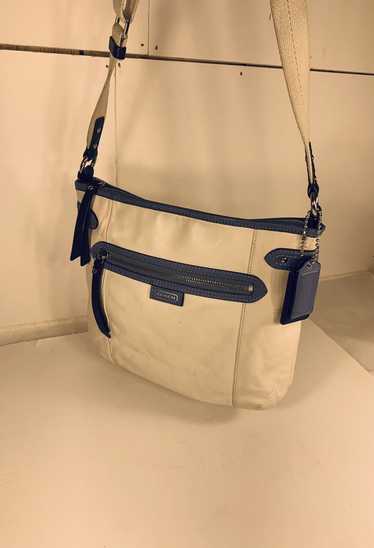 Coach F23911 Daisy Spectator Mia Navy Blue Leather Crossbody Shoulder Bag  for Sale in St. Louis, MO - OfferUp