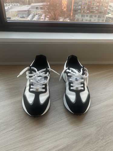 Givenchy Giv 1 Runner Sneakers