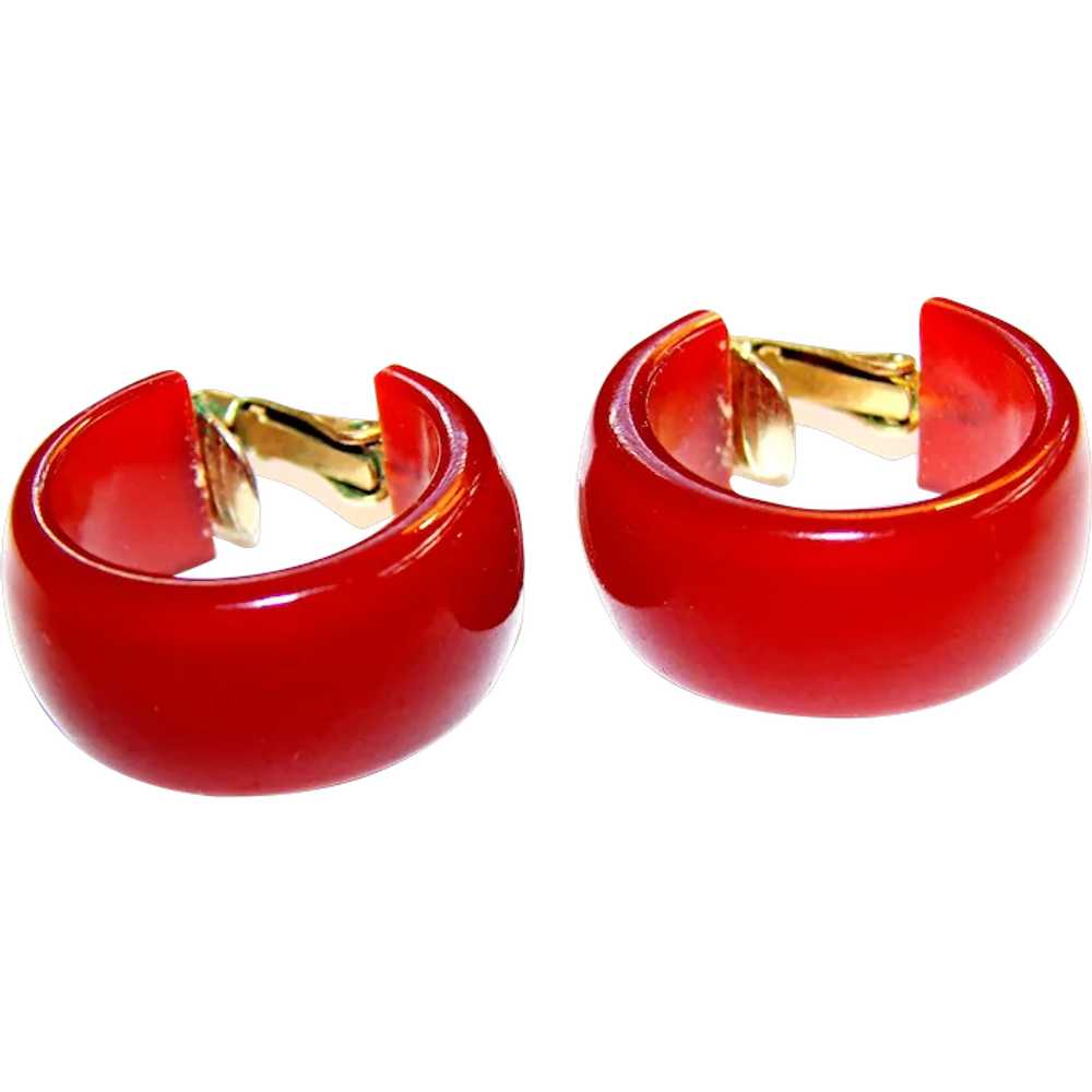 Lovely CRANBERRY Bakelite Earrings - Vintage 1930… - image 1