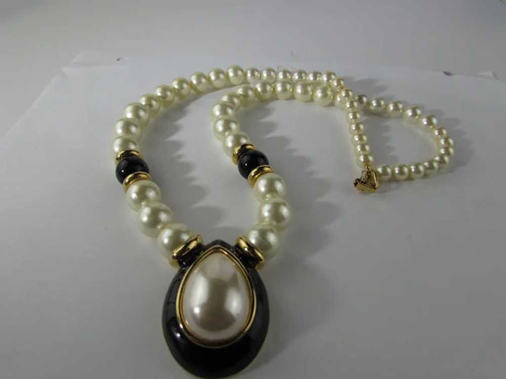 Napier Faux Pearl Necklace With Dramatic Center F… - image 11