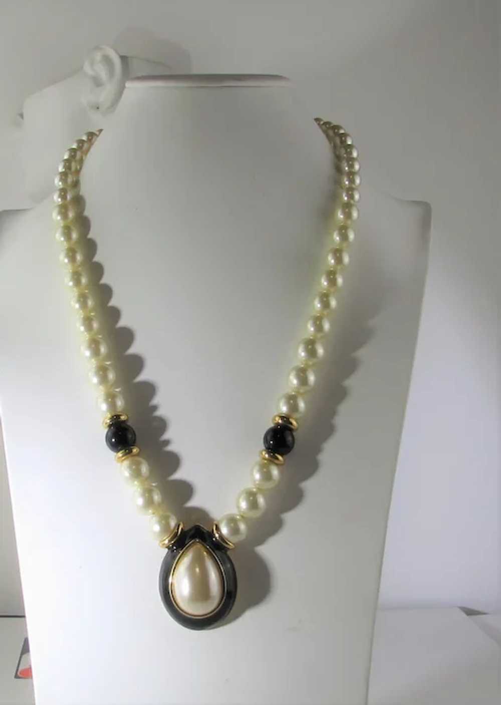 Napier Faux Pearl Necklace With Dramatic Center F… - image 2