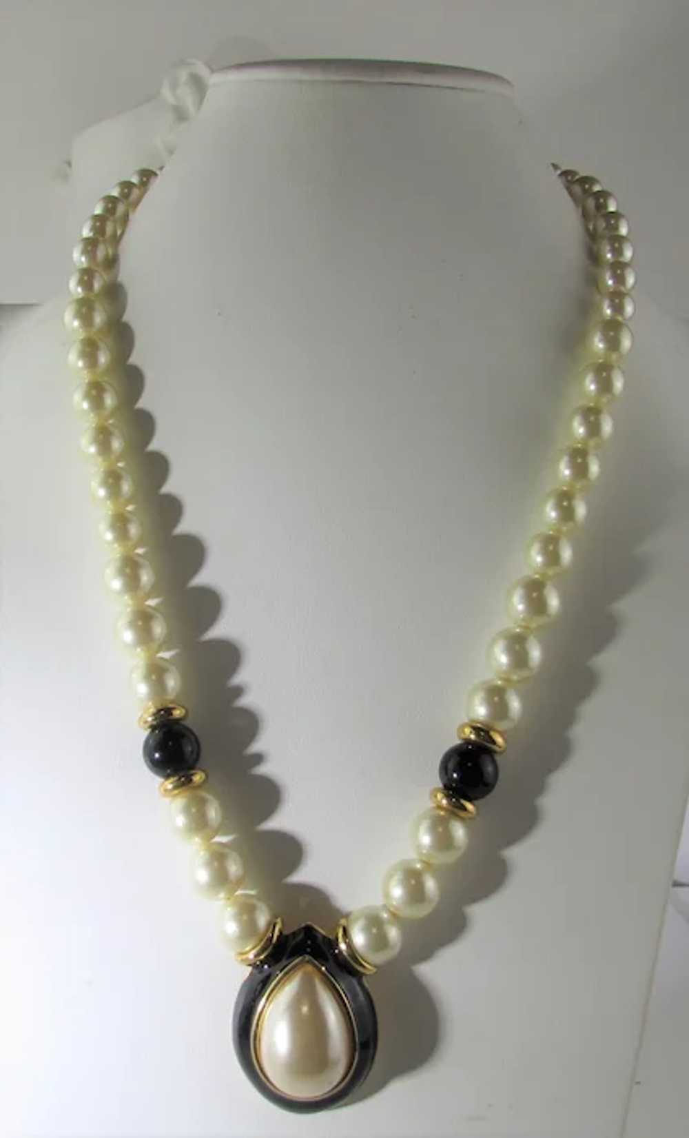Napier Faux Pearl Necklace With Dramatic Center F… - image 6