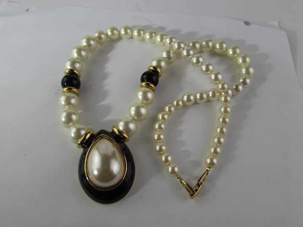 Napier Faux Pearl Necklace With Dramatic Center F… - image 8