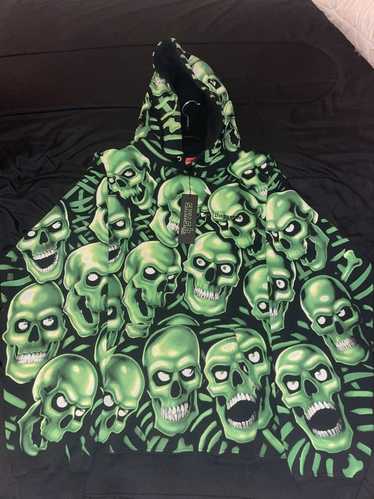 Vans Slip-On Supreme Skull Pile (Green) Men's - VN0A347V3FW - US