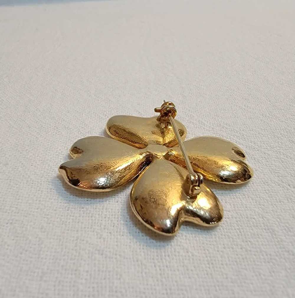 Goldtone and enamel flower brooch - image 12