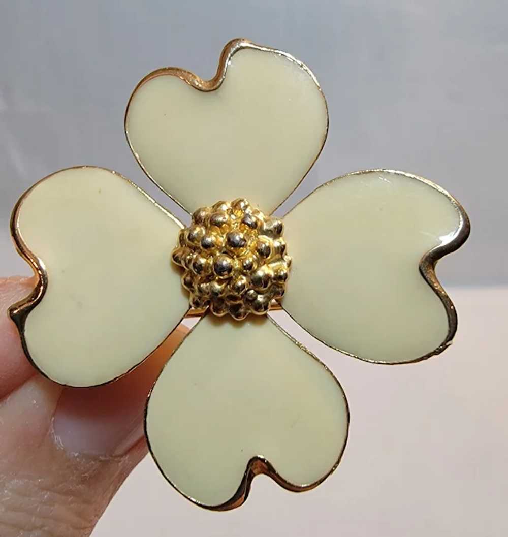 Goldtone and enamel flower brooch - image 6