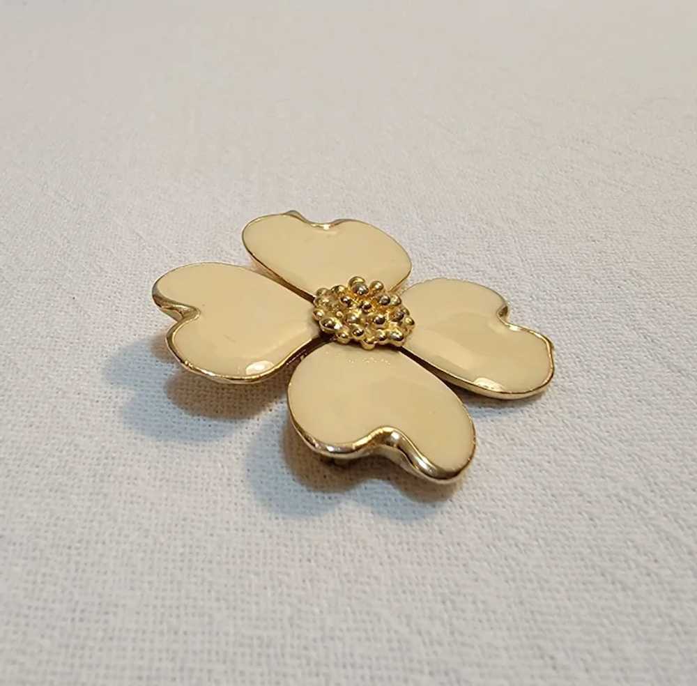 Goldtone and enamel flower brooch - image 7