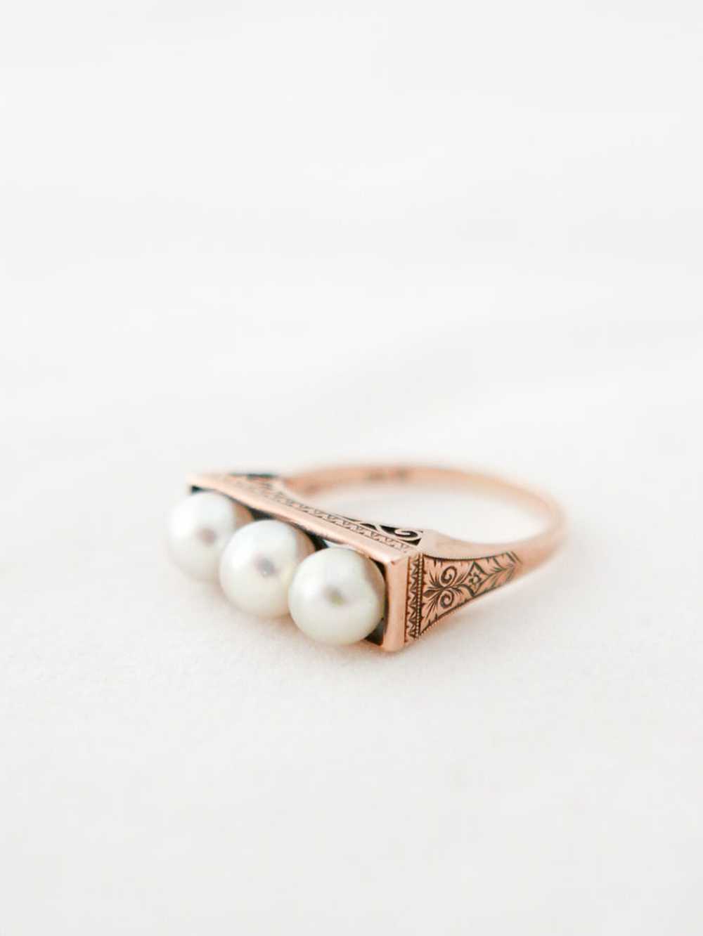 14K Filigree Triple Pearl Ring - image 2