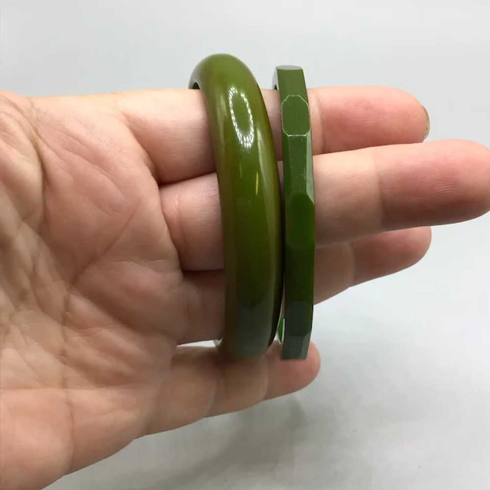 Vintage Green Bakelite Bangles Pair Hand Carved F… - image 5