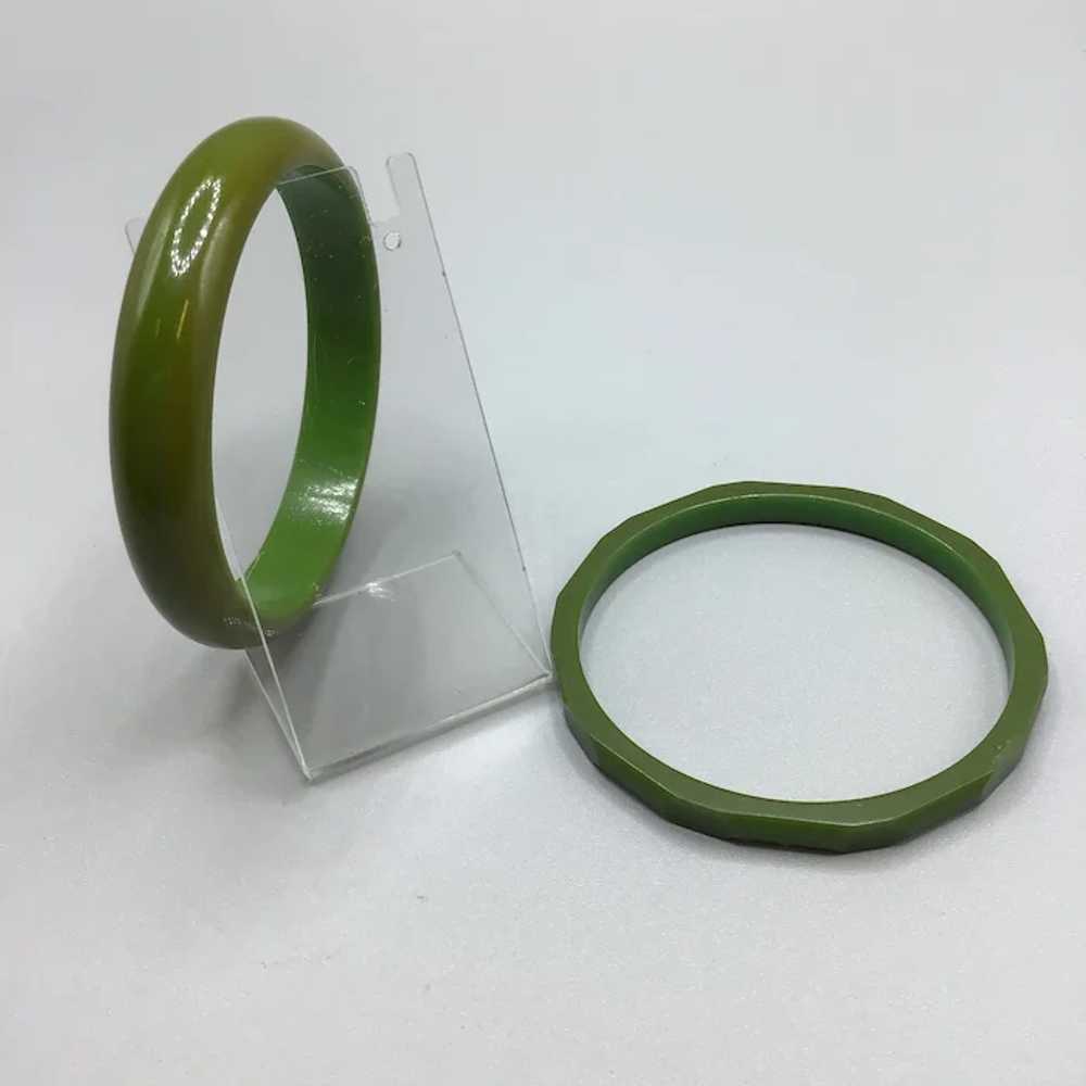 Vintage Green Bakelite Bangles Pair Hand Carved F… - image 6