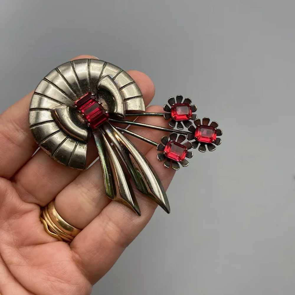 Vintage 1940s Sterling Bow Brooch with Red Stones… - image 6