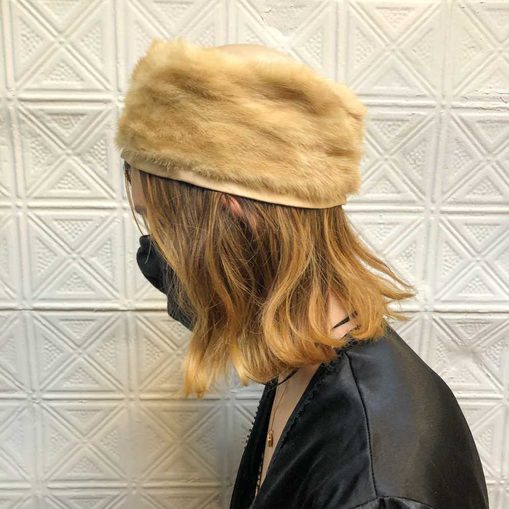 vintage blond mink hat / fur and silk satin pillb… - image 2