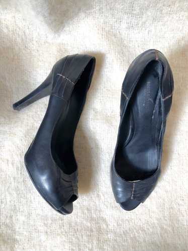 vintage Bottega Veneta heels / black leather peep 