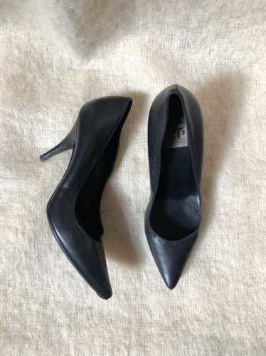 vintage pointed toe pumps / black leather stiletto