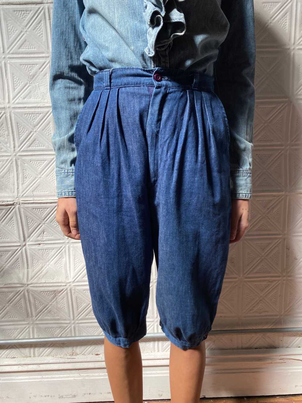 vintage denim culottes / 80s denim pedal pushers … - image 3