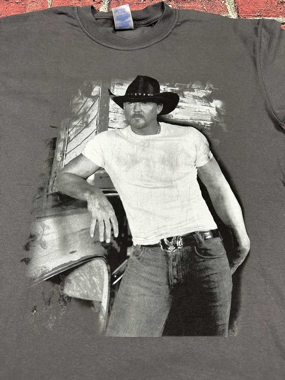 Band Tees × Gildan × Vintage Trace Adkins Dangero… - image 3