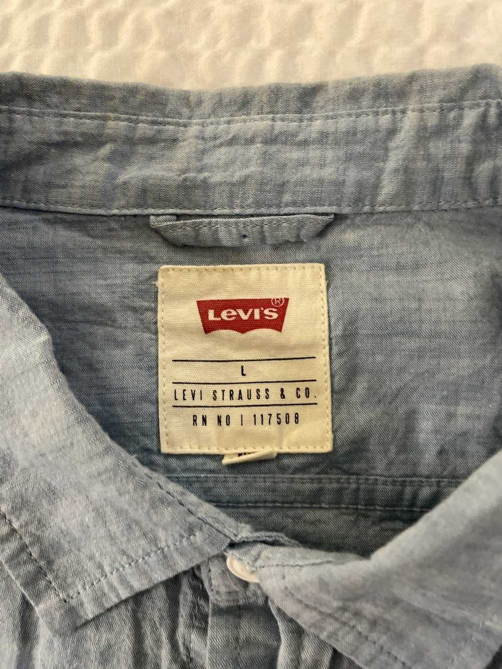 Levi's Short Sleeve Chambray Shirt - image 3