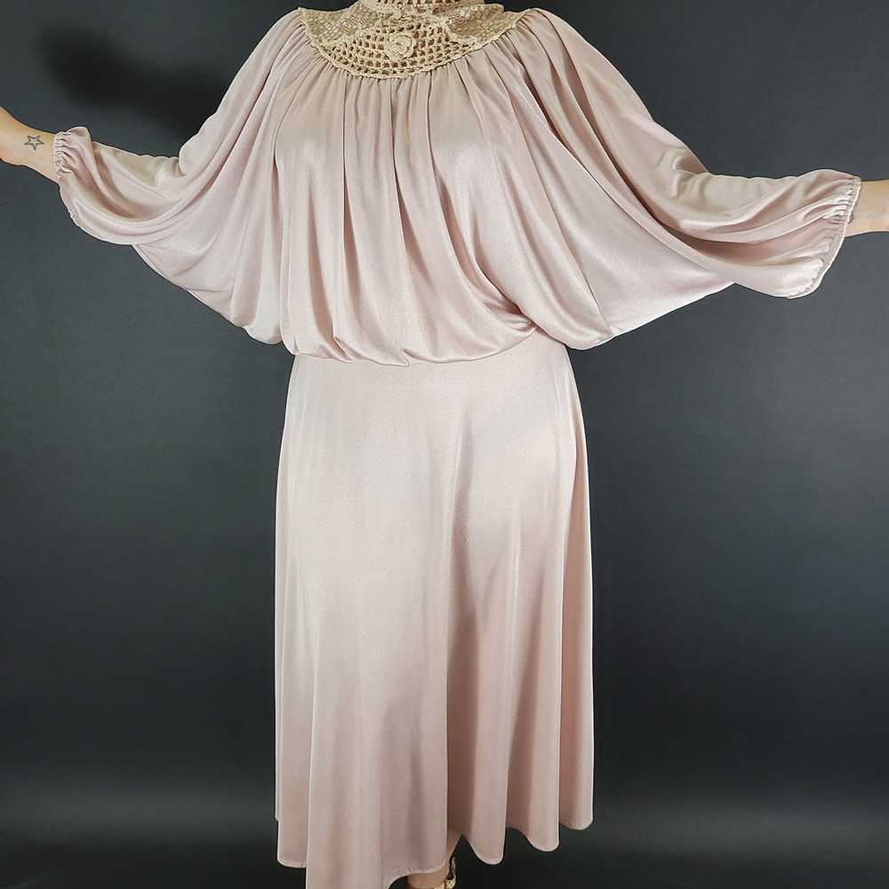70s Dusty Rose Macrame Collar Dress - image 1