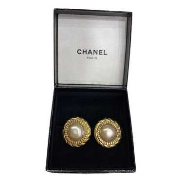 Chanel Baroque pearl earrings