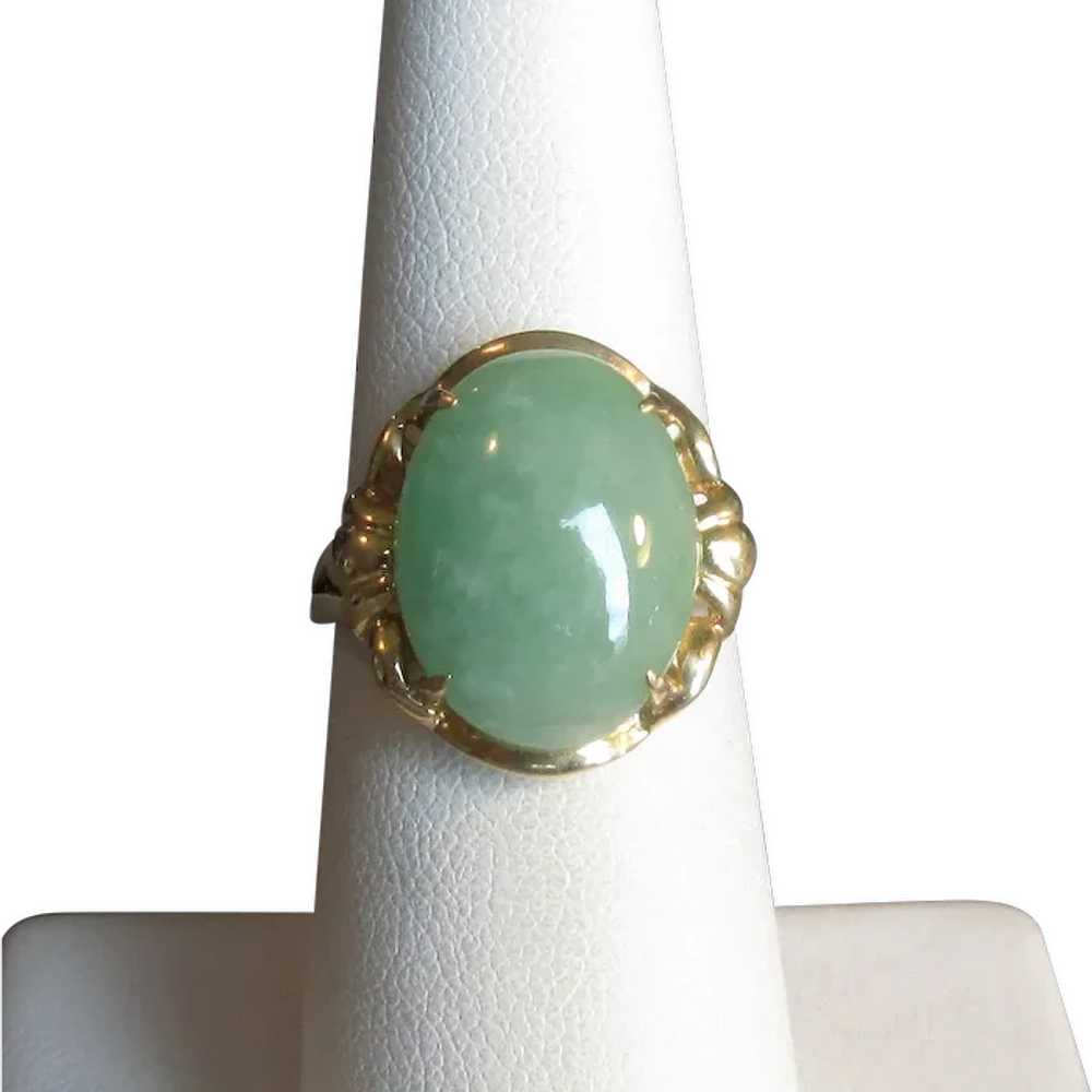 14K Gold Ladies Ring with Green Jadeite Stone - image 1