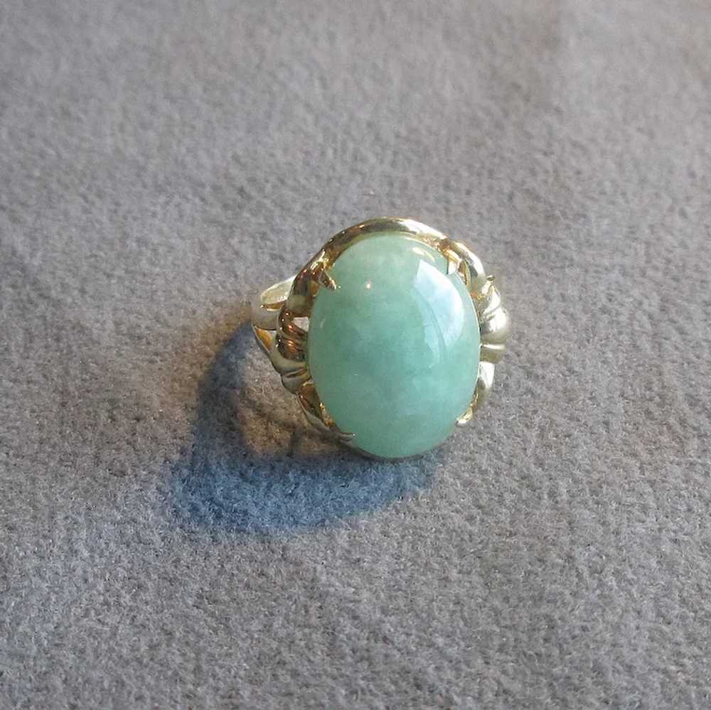 14K Gold Ladies Ring with Green Jadeite Stone - image 3