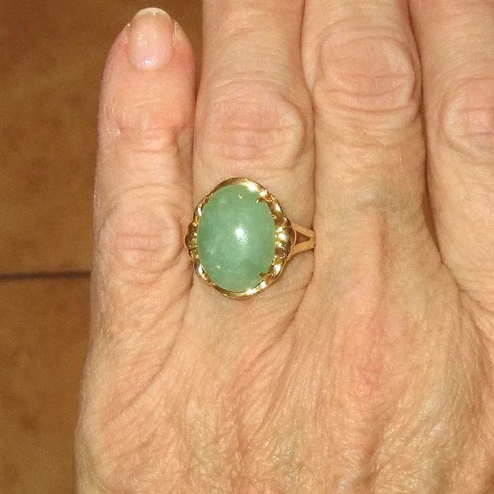 14K Gold Ladies Ring with Green Jadeite Stone - image 6