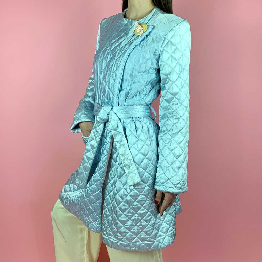 1940s Baby Blue Quilted Satin Robe w/ Oversized B… - image 2