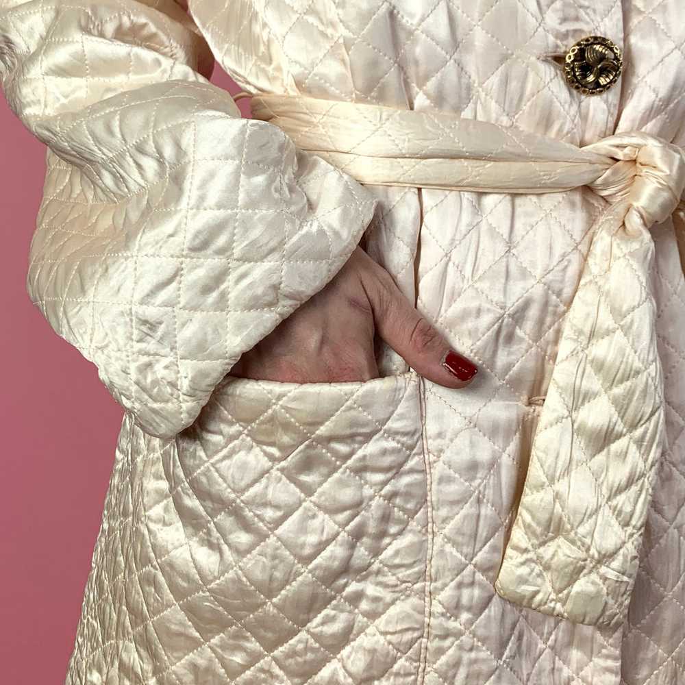 1940s Blush Pink Quilted Satin Robe - image 5