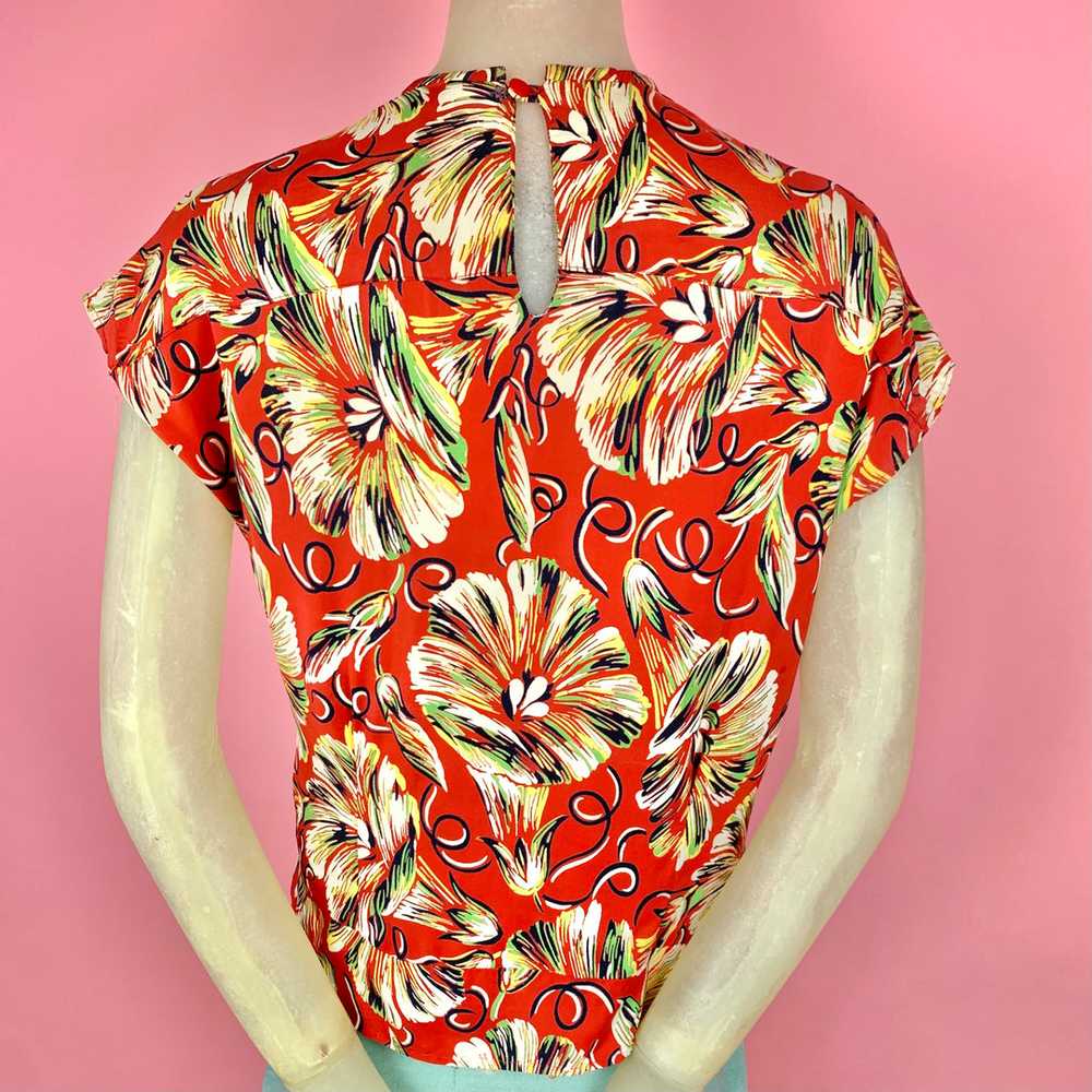 1940s Cold Rayon Tropical Floral Blouse - image 5