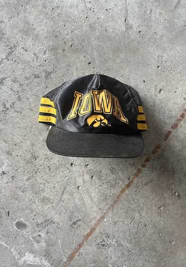 Vintage Vintage made in USA Iowa Hawkeyes satin th