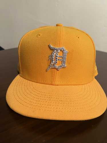 Exclusive Fitted Detroit Tigers Exclusive "Coked Out" Off White /  Red