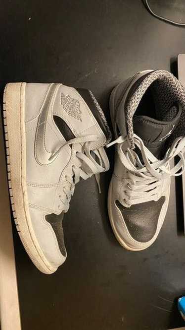 Jordan Brand × Nike Jordan 1 Mid Pure Platinum Met