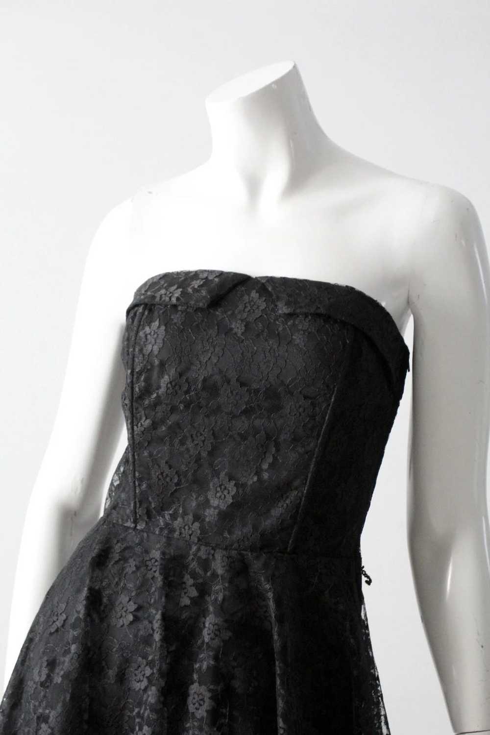 Vintage Vintage 90's black lace strapless dress - image 2